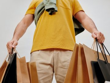 Consumer spending shopping